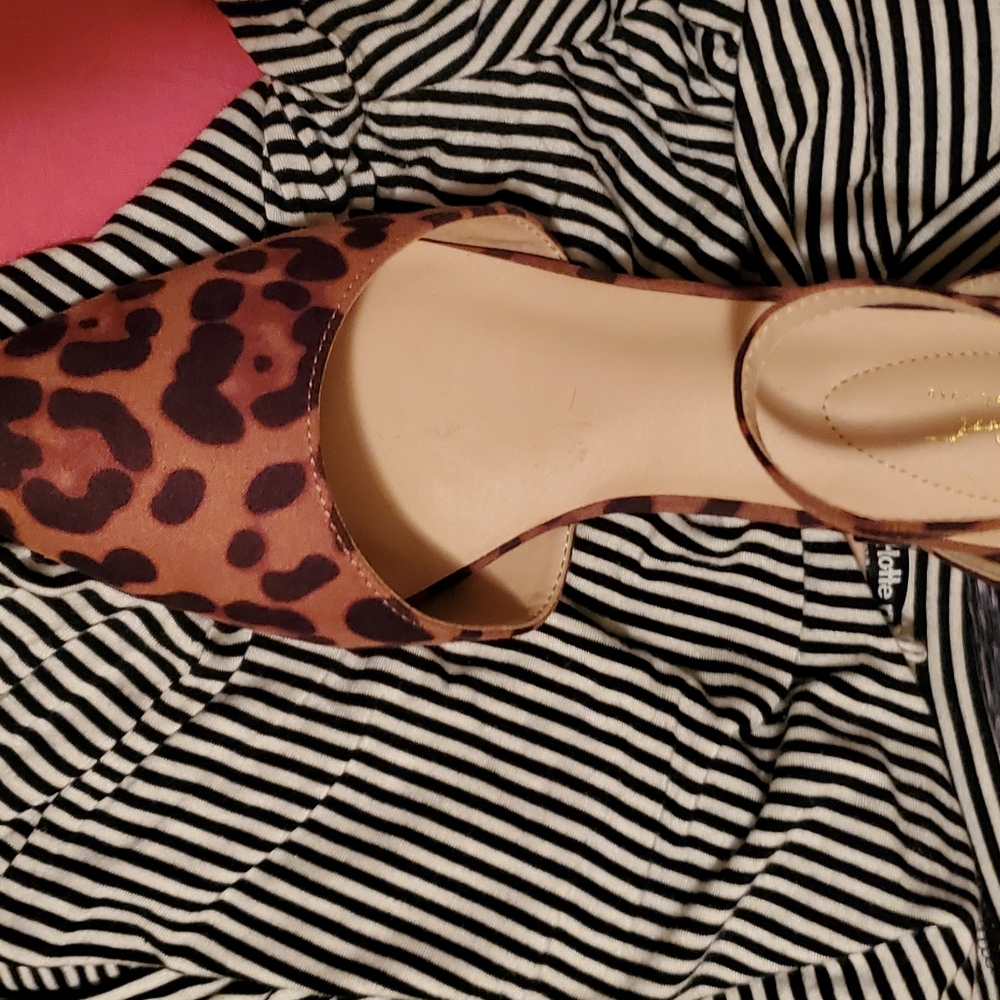Womens heels size 11 leopard print